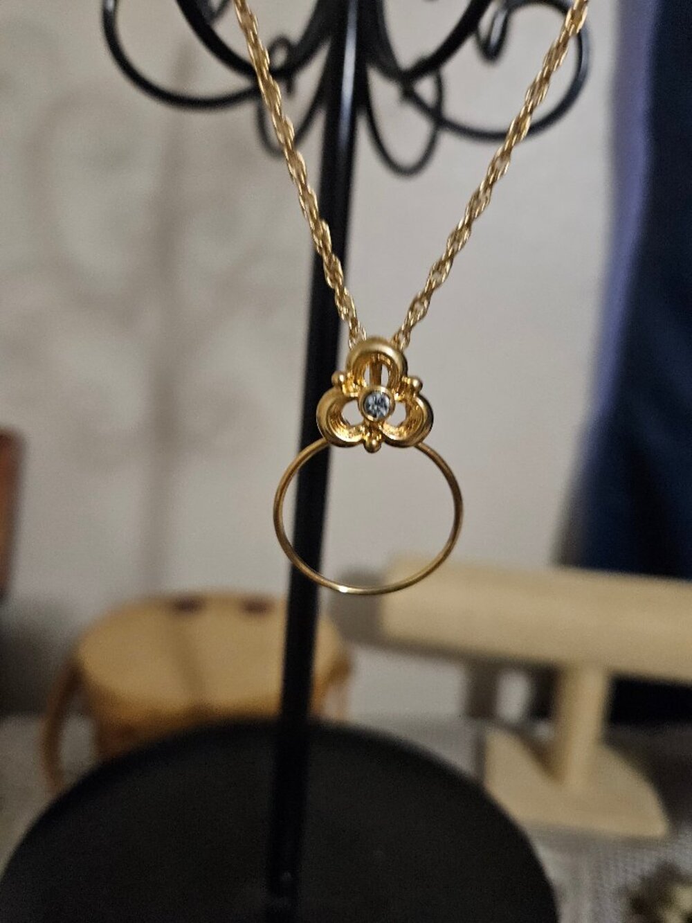 24 Inch Vintage Avon Irish Claddagh Pendant Necklace